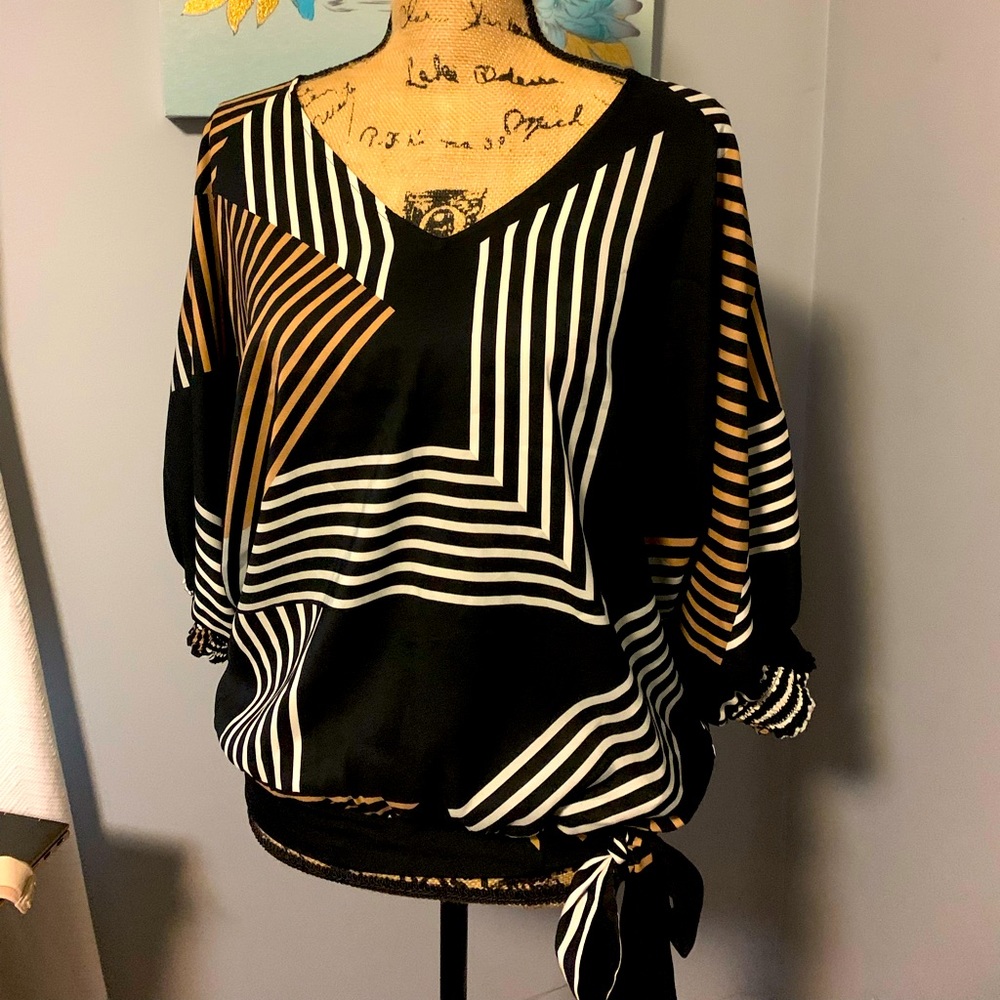 NEW w/TAG Gorgeous M dress shirt-never been worn!